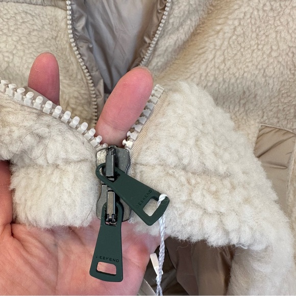 SOLD! on eBay WEEKEND MAXMARA Label-cut Anabela Logo Down Jacket.Size: IT40/US6. - Picture 11 of 16